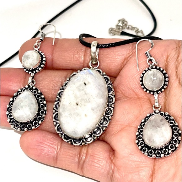 Beautiful Set of Rainbow Moonstone Pendant & Earrings - Picture 3 of 9